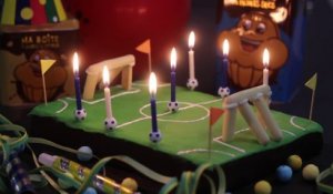 Gâteau d'anniversaire Terrain de foot - Dessert Anniversaire : CuisineAZ