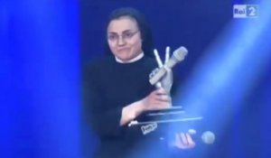 Soeur Cristina gagne The Voice Italie et fait réciter un Notre Père au public