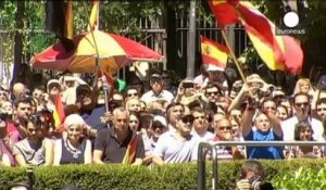 Espagne : le Parlement donne son feu à l'abdication du roi
