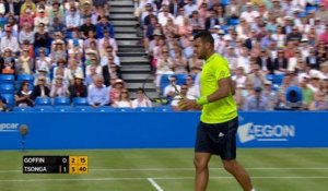 Queen's - Tsonga solide face à Goffin