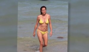 Kate Walsh est sublime dans un bikini jaune