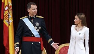 Sacré roi d'Espagne, Felipe VI plaide pour une « monarchie nouvelle »