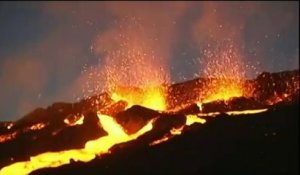 Réunion : le volcan du Piton de la Fournaise en éruption