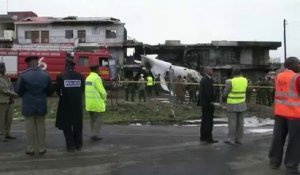 Au Kenya, un avion s'écrase sur un bâtiment après son décollage