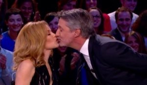 Quand Antoine De Caunes embrasse Kylie Minogue - ZAPPING PEOPLE BEST OF DU 21/08/2014