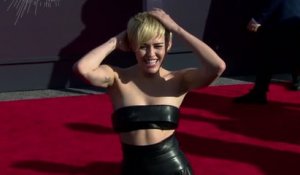 Miley Cyrus s'en fiche d'être traitée de folle