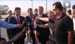 Irak : l'armée américaine poursuit ses raids, la France va livrer des armes aux peshmergas