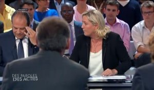 Marine Le Pen tacle Jean-Christophe Cambadélis sur ses diplômes
