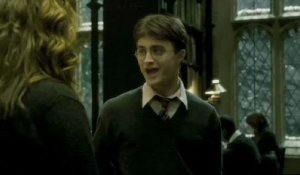 Tom Felton AKA Draco Malfoy dans Harry Potter réagit aux gifs ICONIQUES de  son personnage ! - Vidéo Dailymotion