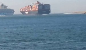 Collision entre 2 Navires géants dans le canal de Suez!