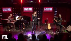 Carla Bruni - Déranger les pierres en live dans le Grand Studio RTL