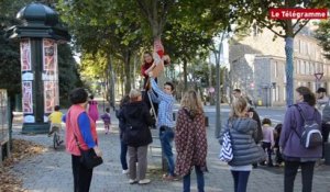 Saint-Brieuc. Yarn bombing : le Festival Banc Public rhabille le parc des Promenades
