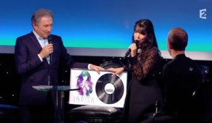 Indila reçoit son disque de diamant - Le Grand Show de Calogero