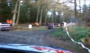 WRC, GBR - Latvala se crash, Ogier s'envole