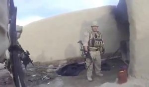Il se prend une balle de sniper Taliban dans le casque