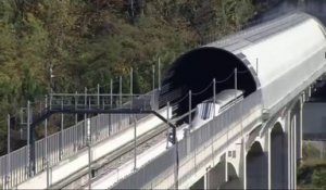 Le train japonais maglev atteint les 500km/h (311mph) - train en lévitation magnétique