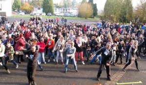 Flash mob pour une prof sur le départ à Divion