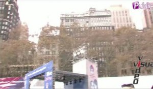 Exclu Vidéo : Rosario Dawson lance les fêtes de Noël au Bryant Park à New York !