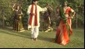 Chori Bich Bajar Mein | LOKGEET | Rajasthani Song | FULL Dance Video Song | New 2014 Song