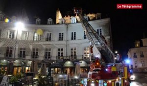 Vannes. Toiture en feu place Gambetta