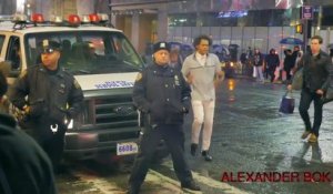 Challenge de Ellen DeGeneres qui tourne mal : danser derrière des policiers dans la rue = arrestation!
