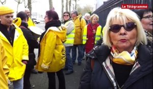 Lorient. Cirés jaunes : soutien devant l'hôtel de police