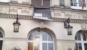 Minute de silence dans la cour de l'Hôtel de ville