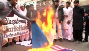Charlie Hebdo: des drapeaux français brûlés à Karachi