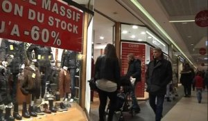 Traumatisés par les attentats, les Français ont boudé les soldes