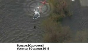 Etats-Unis : un chien sauvé des eaux par un hélicoptère