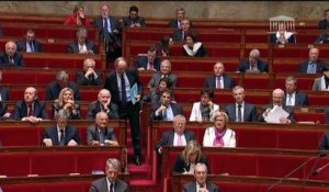 Loi Macron : Valls engage la responsabilité du gouvernement devant les députés