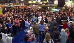 Manuel Valls s'invite sur France 3 en enjambant une barrière au Salon de l'Agriculture