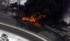 Un camion-citerne en feu dans le New Jersey