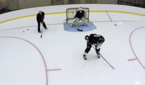 Sidney Crosby s'amuse sur la glace (Hockey)