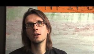 Steven Wilson spiegelt zich aan eenzame dode vrouw