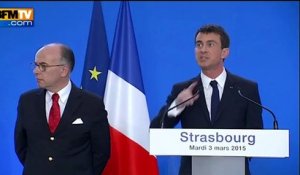 Manuel Valls renvoie dos à dos extrême droite et islamisme