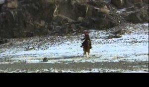 Aigles chasseurs de l'Altaï - Faut Pas Rêver en Mongolie (extrait)