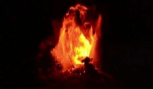 Le volcan chilien Villarrica entre en éruption