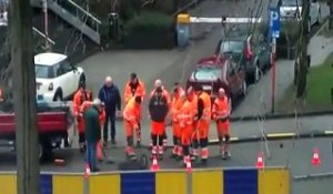 15 ouvriers de la voierie pour boucher un trou