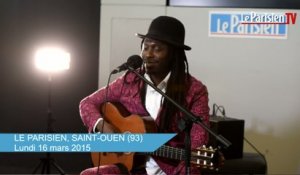 Faada Freddy chante «Reality» et «Lost» en live au Parisien