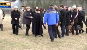 A320: Hollande et Merkel arrivent à Seyne-les-Alpes après avoir survolé la zone du crash