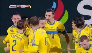 But de la tête chanceux de Zlatan Ibrahimovic contre la Moldavie