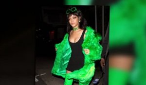 Rihanna drappée de vert