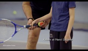 SOS Autisme : Henri Leconte joue au tennis avec Ruben