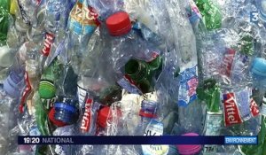 Une entreprise invente une machine pour recycler les gobelets en plastique