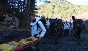 La recherche des corps prend fin dans les Alpes après le crash de Germanwings