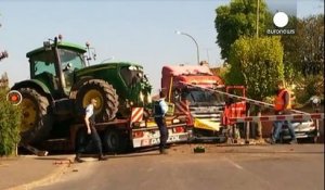 France : collision entre un camion et un train