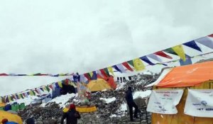 Népal : l'avalanche de l'Everest filmée par un alpiniste
