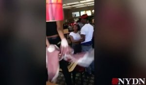 Bagarre énorme entre jeunes blacks dans un McDonald’s de Brooklyn