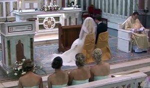 Emotion : un prêtre entonne Hallelujah en plein mariage